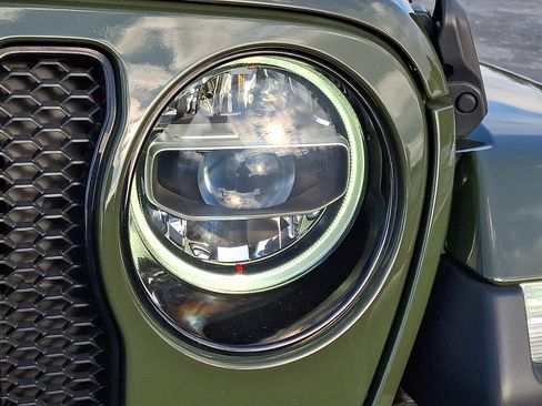 Certified 2022 Jeep Wrangler Unlimited Sahara image 9