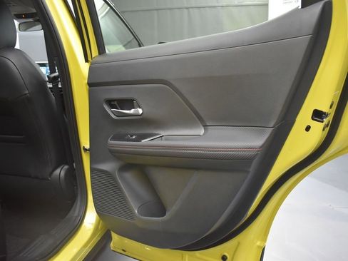 New 2025 Nissan Kicks SR image 21