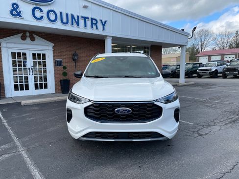 Used 2024 Ford Escape ST-Line w/ Tech Pack #1 FWD image 2