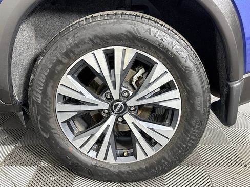 Used 2023 Nissan Rogue SV FWD image 44