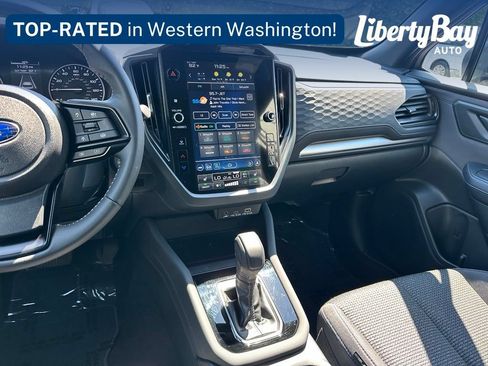 Used 2025 Subaru Forester Premium AWD/4WD image 26