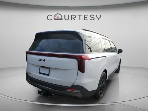 New 2026 Kia Carnival SX Prestige image 3