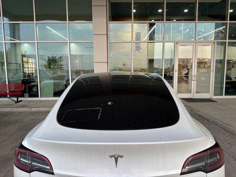 Used 2024 Tesla Model Y Long Range AWD/4WD image 14
