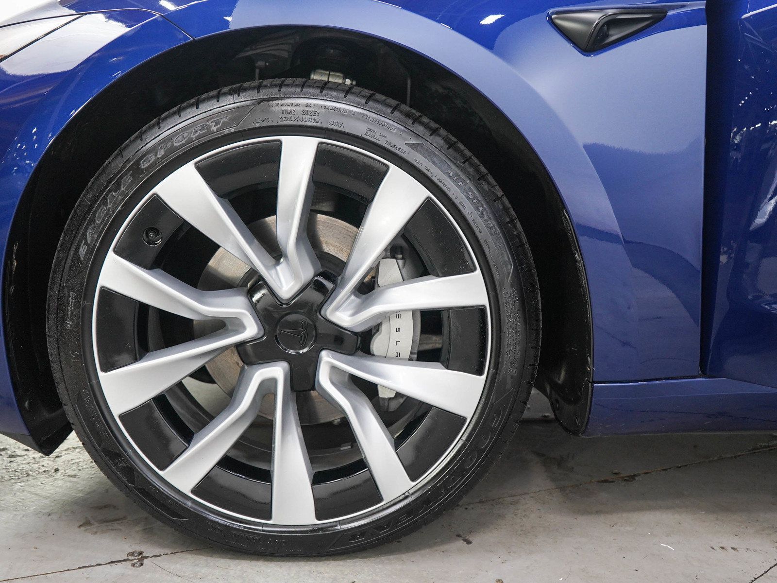 Used 2025 Tesla Model 3 Long Range AWD/4WD image 27