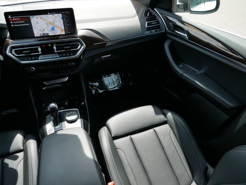 Used 2023 BMW X4 xDrive30i w/ Convenience Package image 9