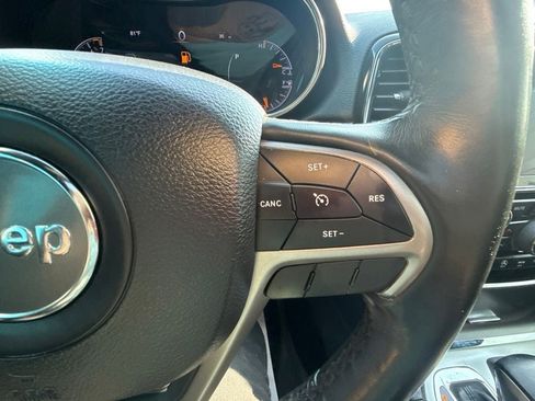 Used 2019 Jeep Grand Cherokee Altitude AWD/4WD image 22