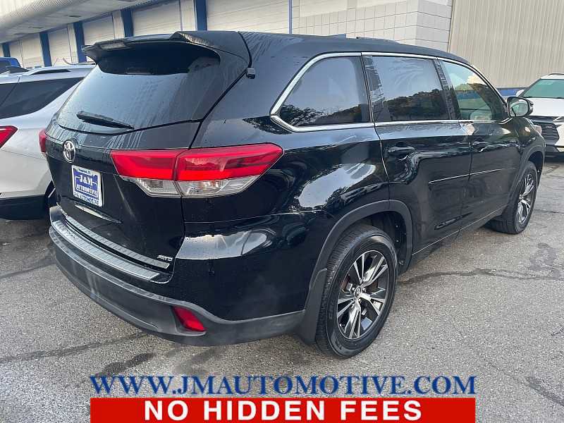 Used 2018 Toyota Highlander LE w/ Protection Package #3 AWD/4WD image 4