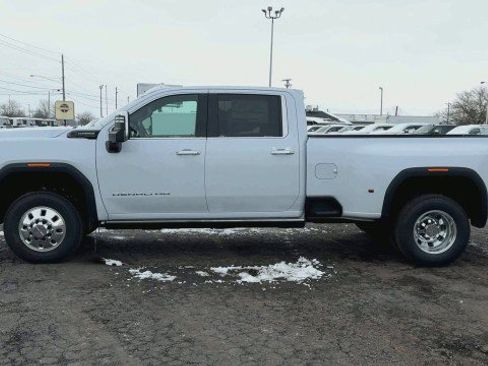 New 2026 GMC Sierra 3500 Denali Ultimate image 5