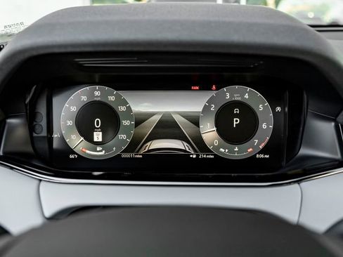 New 2026 Land Rover Range Rover Evoque Dynamic SE AWD/4WD image 17