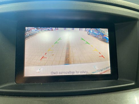 Used 2015 Nissan Quest SV image 14