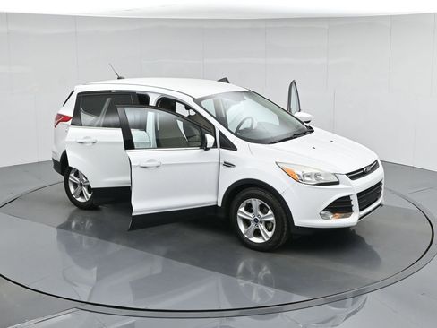 Used 2015 Ford Escape SE image 41