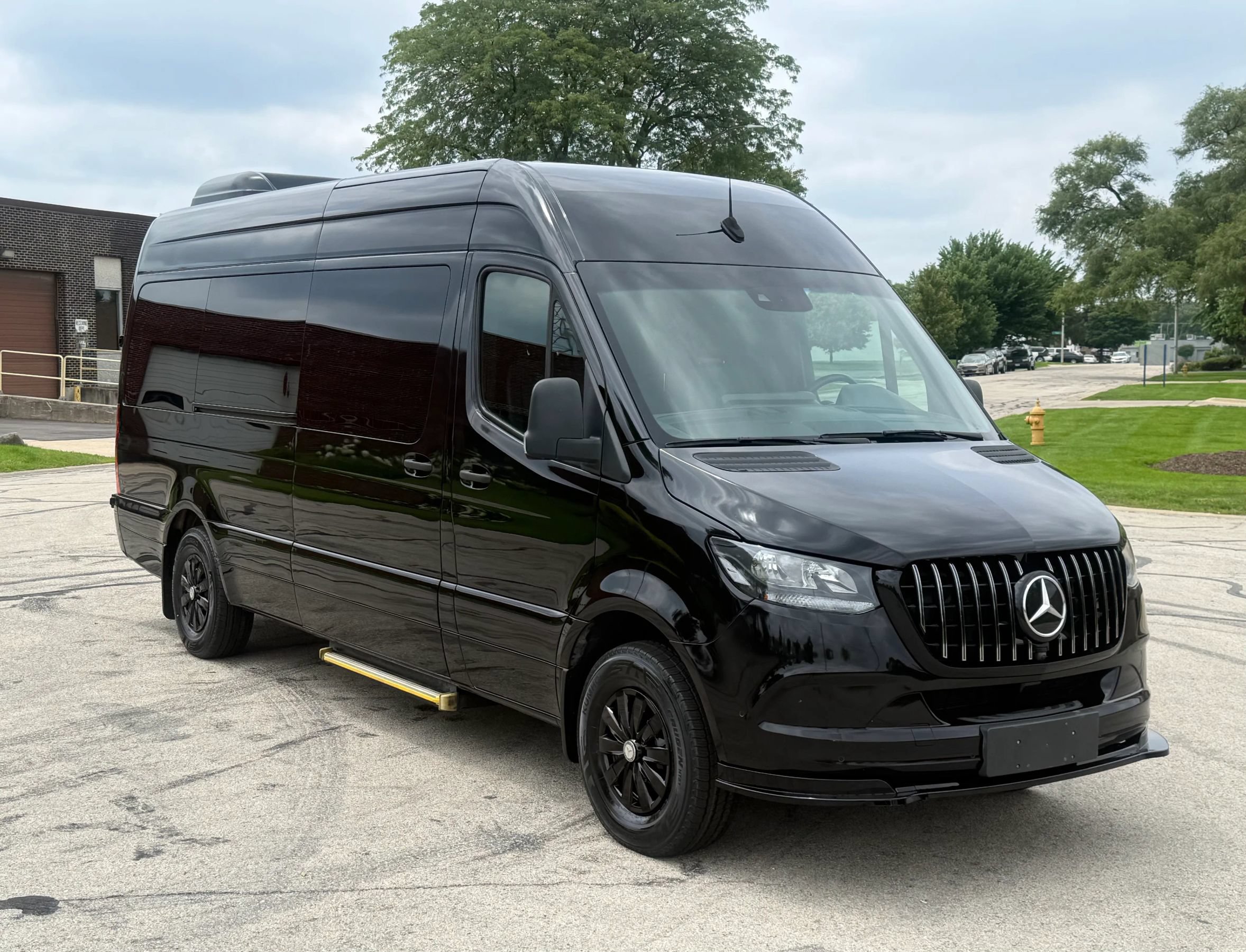 Used 2020 Mercedes-Benz Sprinter 2500 image 1