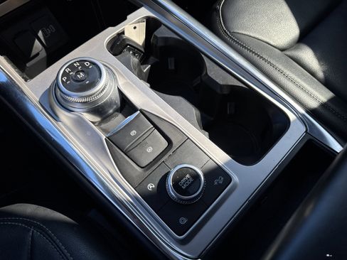 Used 2020 Ford Explorer XLT w/ Equipment Group 202A image 85