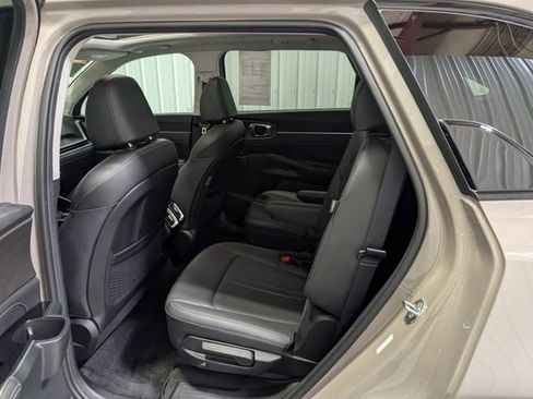Used 2025 Kia Sorento SX AWD/4WD image 10