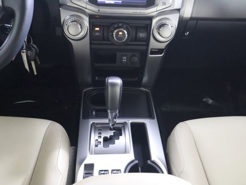 Used 2016 Toyota 4Runner SR5 Premium image 20