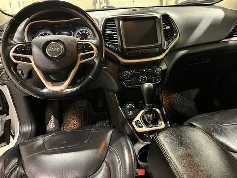 Used 2017 Jeep Cherokee Latitude w/ True North Edition image 24