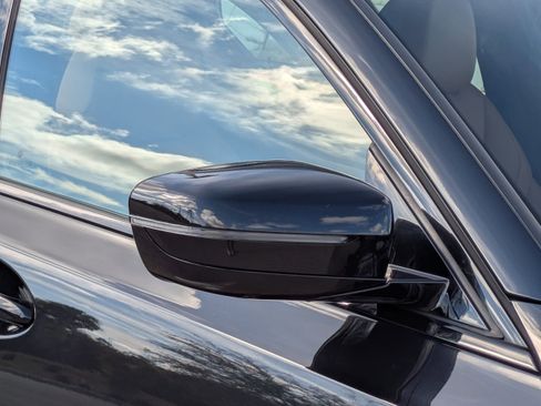 Used 2023 BMW 330i Sedan w/ Premium Package image 12