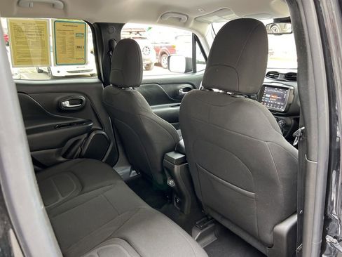 Used 2022 Jeep Renegade Latitude w/ Convenience Group image 26