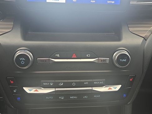 Used 2020 Ford Explorer Limited image 14