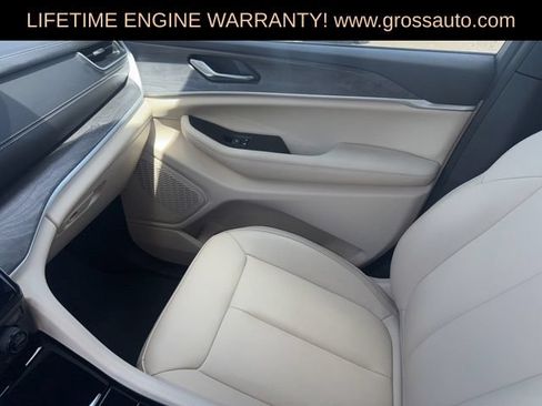 Used 2024 Jeep Grand Cherokee Limited AWD/4WD image 26