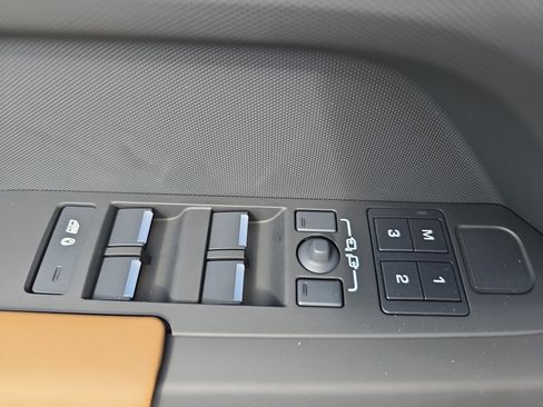 New 2026 Land Rover Defender 110 S image 27