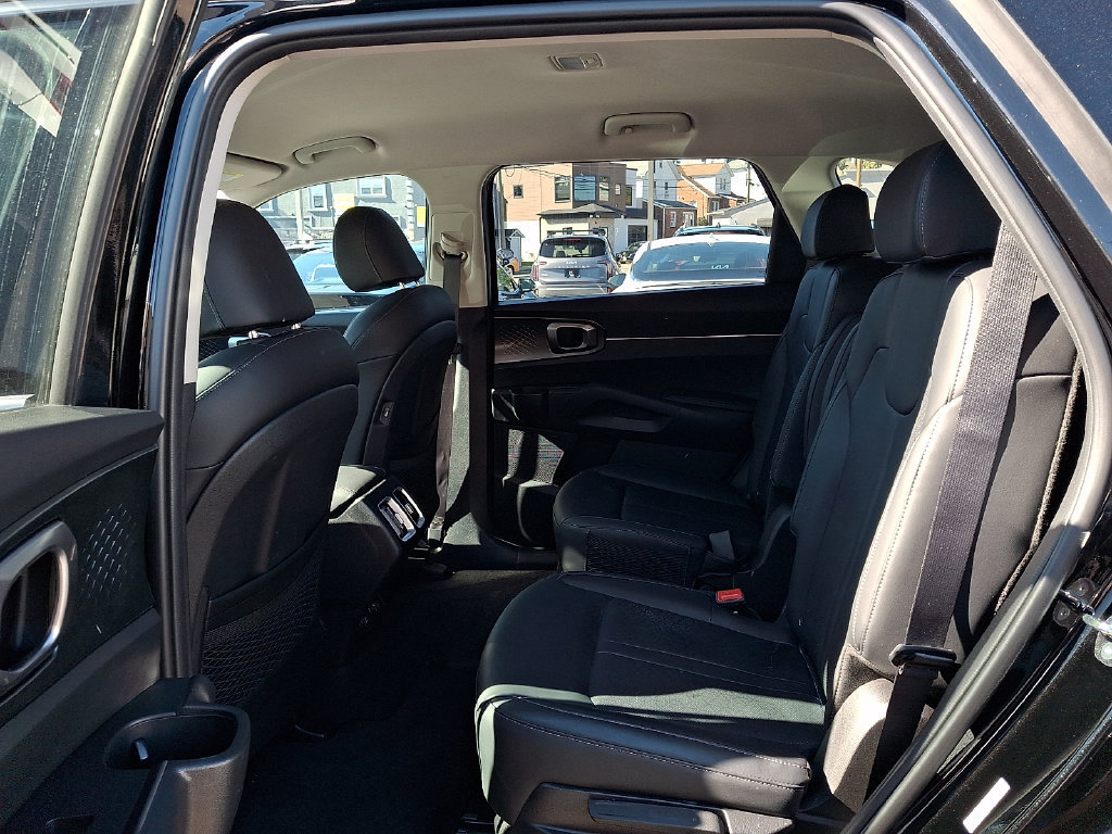 Used 2023 Kia Sorento EX AWD/4WD image 10