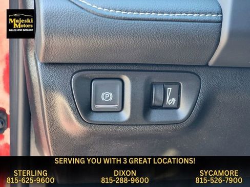 Used 2023 GMC Acadia SLE w/ Driver Convenience Package image 21