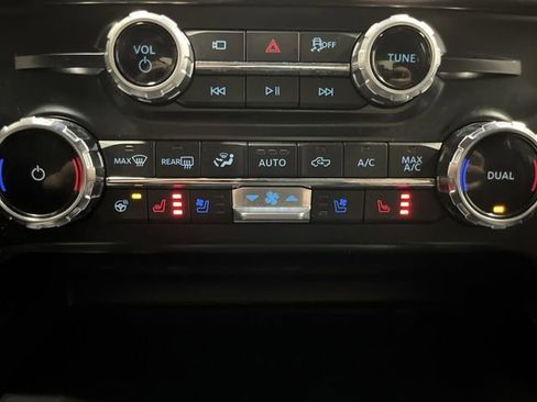 Used 2025 Ford F350 Lariat w/ Black Appearance Package image 8