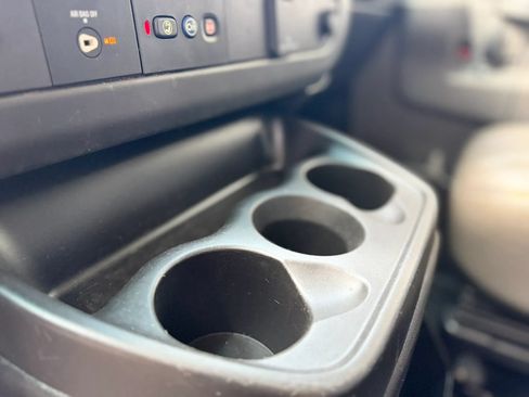 Used 2020 Chevrolet Express 2500 RWD image 27