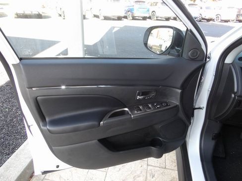 New 2025 Mitsubishi Outlander Sport SE image 16