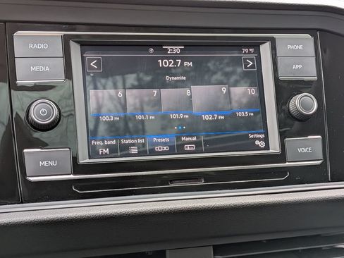 Used 2024 Volkswagen Jetta SE w/ Panoramic Sunroof Package FWD image 24