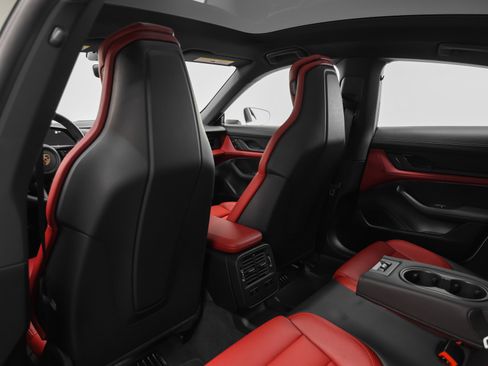 Used 2023 Porsche Taycan image 41