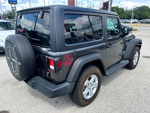 Used 2018 Jeep Wrangler Sport image 5