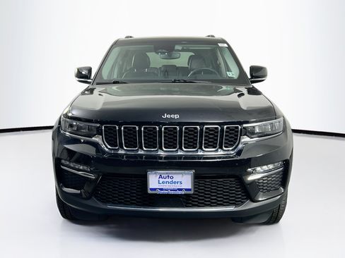 Used 2023 Jeep Grand Cherokee Limited AWD/4WD image 2