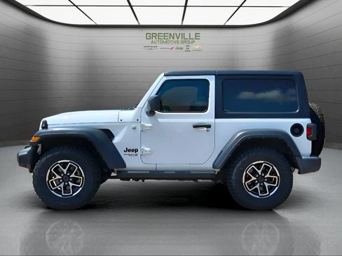 Used 2021 Jeep Wrangler Sport S image 3
