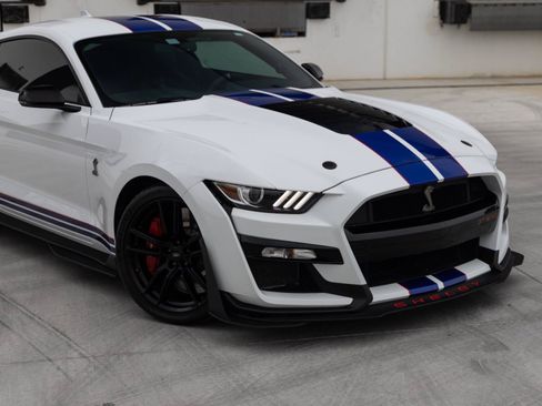 Used 2020 Ford Mustang Shelby GT500 w/ Technology Package RWD image 3