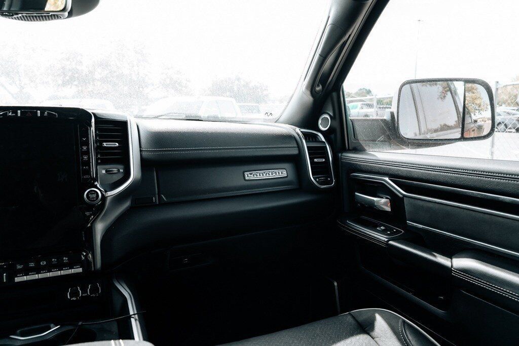 Used 2022 RAM 3500 Laramie AWD/4WD image 8