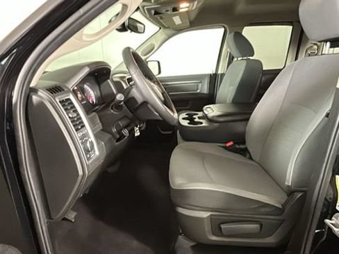 Used 2022 RAM 1500 Classic SLT AWD/4WD image 11