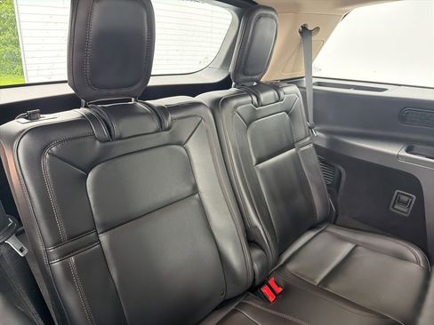 Used 2023 Lincoln Aviator Reserve w/ Equipment Group 201A AWD/4WD image 9