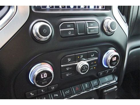 Used 2020 GMC Sierra 2500 SLT w/ Technology Package image 26