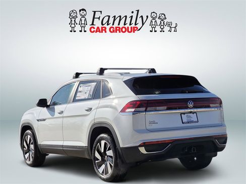 New 2026 Volkswagen Atlas Cross Sport SE image 3