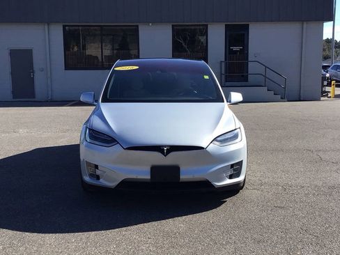 Used 2016 Tesla Model X 90D image 3