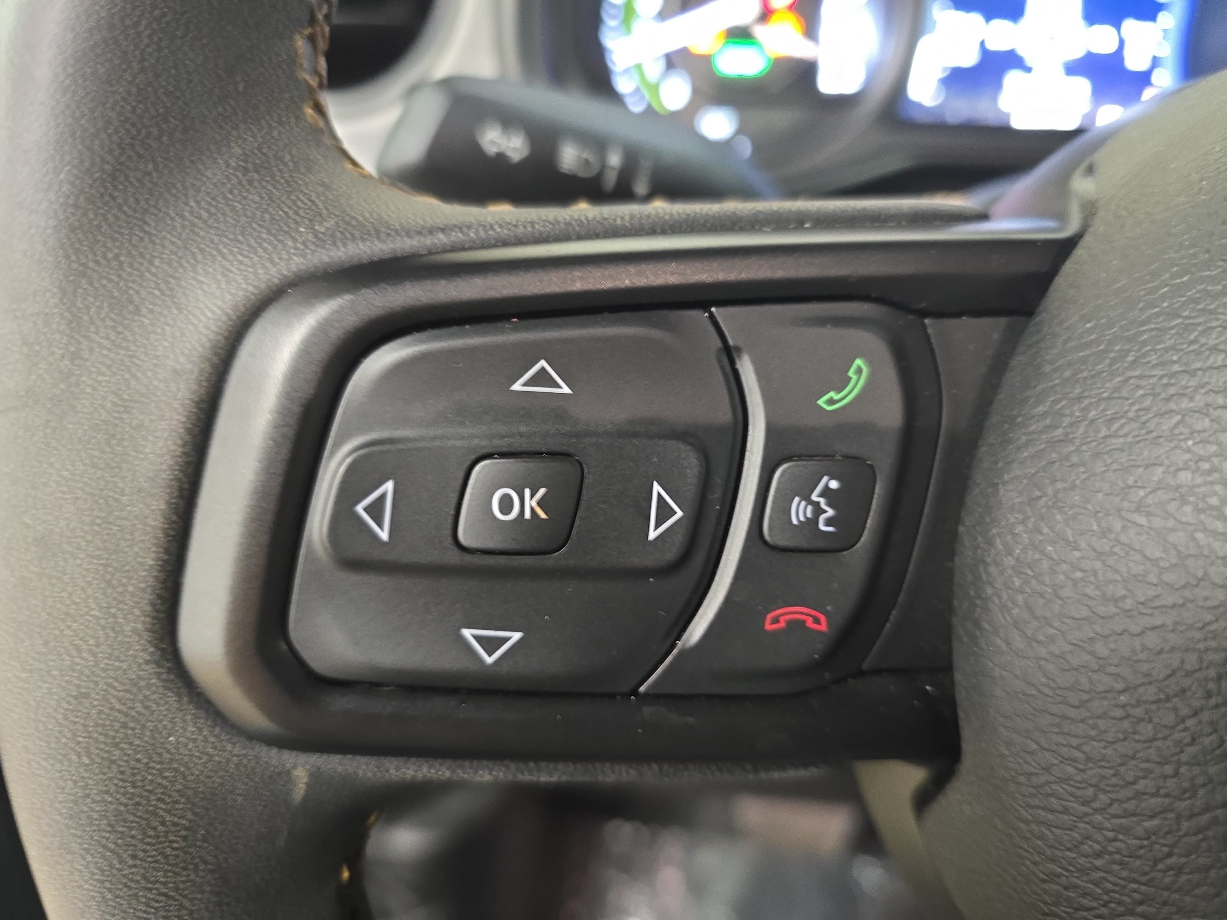 Used 2024 Jeep Wrangler Unlimited w/ Convenience Group AWD/4WD image 14
