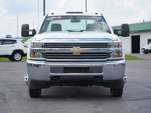 Used 2018 Chevrolet Silverado 3500 W/T AWD/4WD image 8