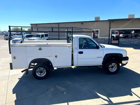 Used 2004 Chevrolet Silverado 2500 4x4 Regular Cab image 6