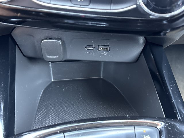 Used 2024 Chevrolet Trax LT FWD image 19
