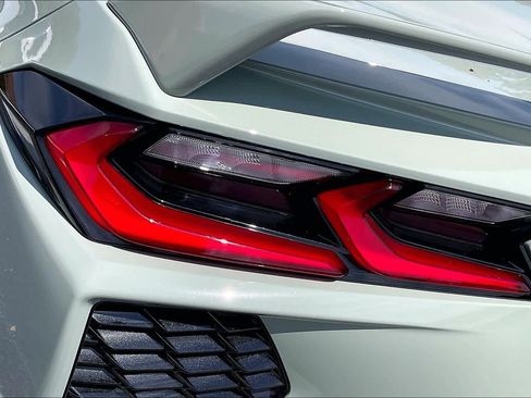 Used 2024 Chevrolet Corvette Stingray Premium Conv w/ Z51 Performance Package image 27