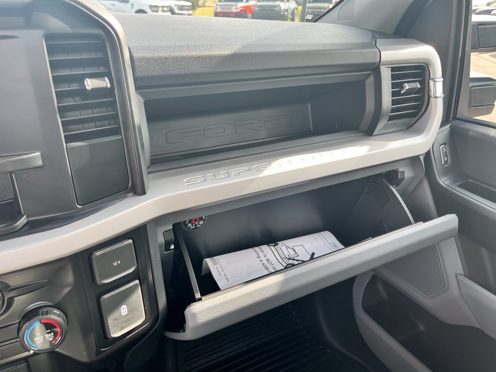 New 2026 Ford F250 XL w/ XL Driver Assist Package RWD image 17