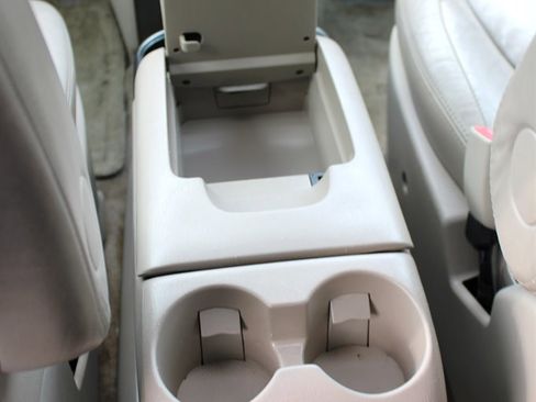 Used 2005 Toyota Sienna XLE image 24