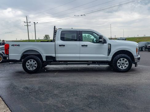 Used 2023 Ford F250 XLT AWD/4WD image 4